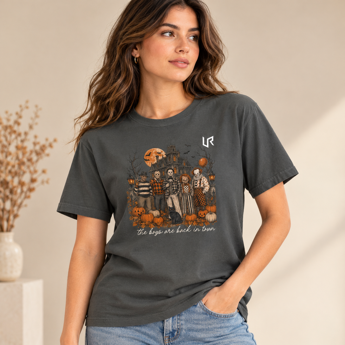 URWES 🎃 Vintage Halloween Graphic T-Shirt – Haunted House & Spooky Characters